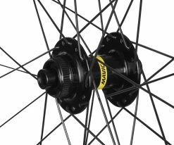 Mavic Jeu De Roues URBAN E-Speedcity 1 700 CL Shimano -vélo de route Mavic URBAN E Speedcity 1 700 CL 12x100 Vorderrad F00011801 blEQgNgNXbj3w2