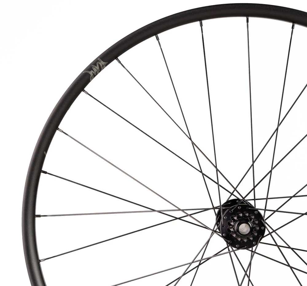 Tune Race 25 29" Boost Roue Avant 3 Tune Race 25 29" Boost Roue Avant