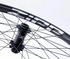 ZIPP Jeu De Roues 3ZERO Moto 29" Tubeless Boost Sram/Shimano 10 ZIPP Jeu De Roues 3ZERO Moto 29" Tubeless Boost Sram/Shimano -vélo de route Zipp 3ZERO Moto Tubeless Boost Laufradsatz silver stealth 2